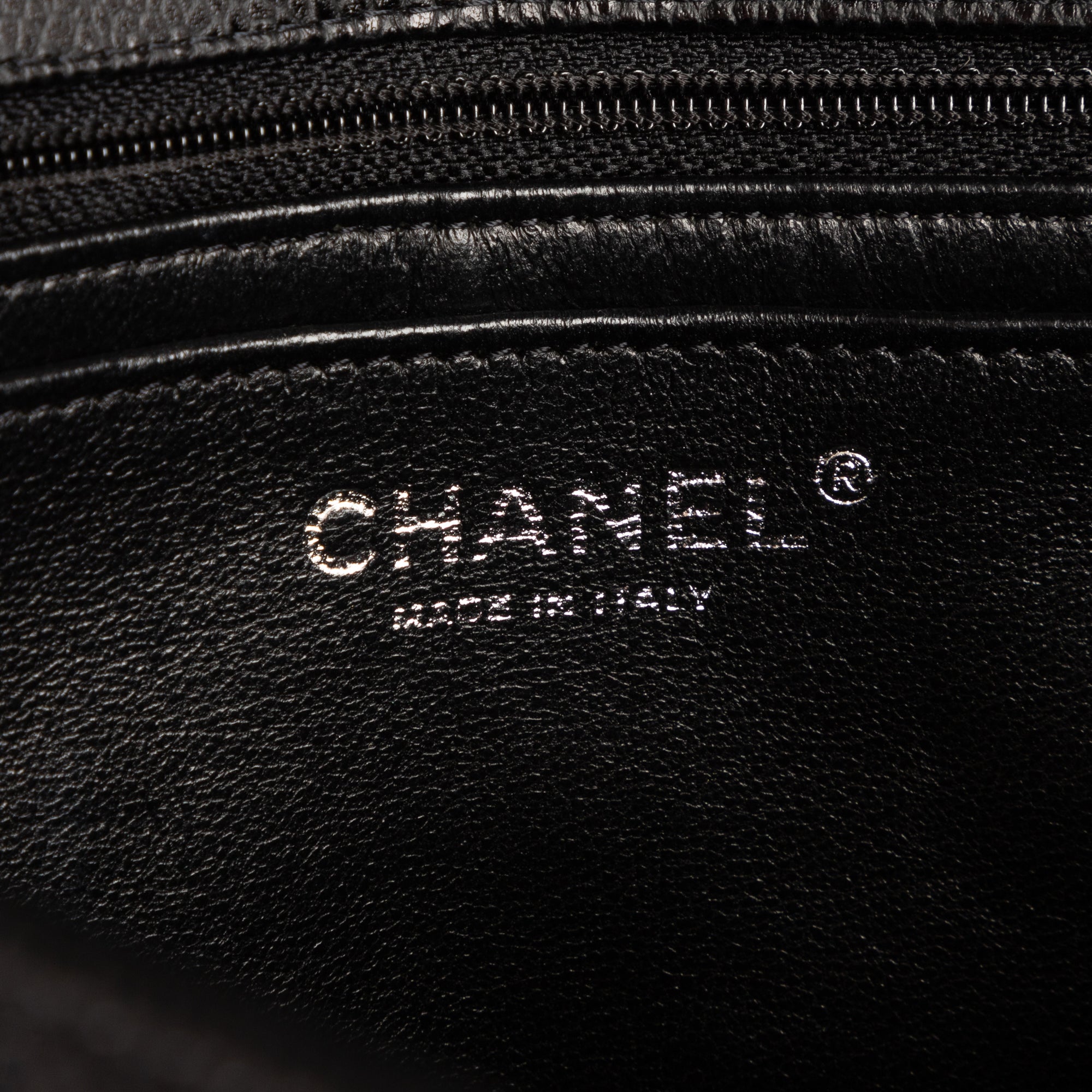 Shoulder Bag Classic Jumbo Double Flap 30 Black Caviar Quilted Leather