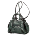 Bolso Neo Classic City de piel de becerro verde con relieve de cocodrilo