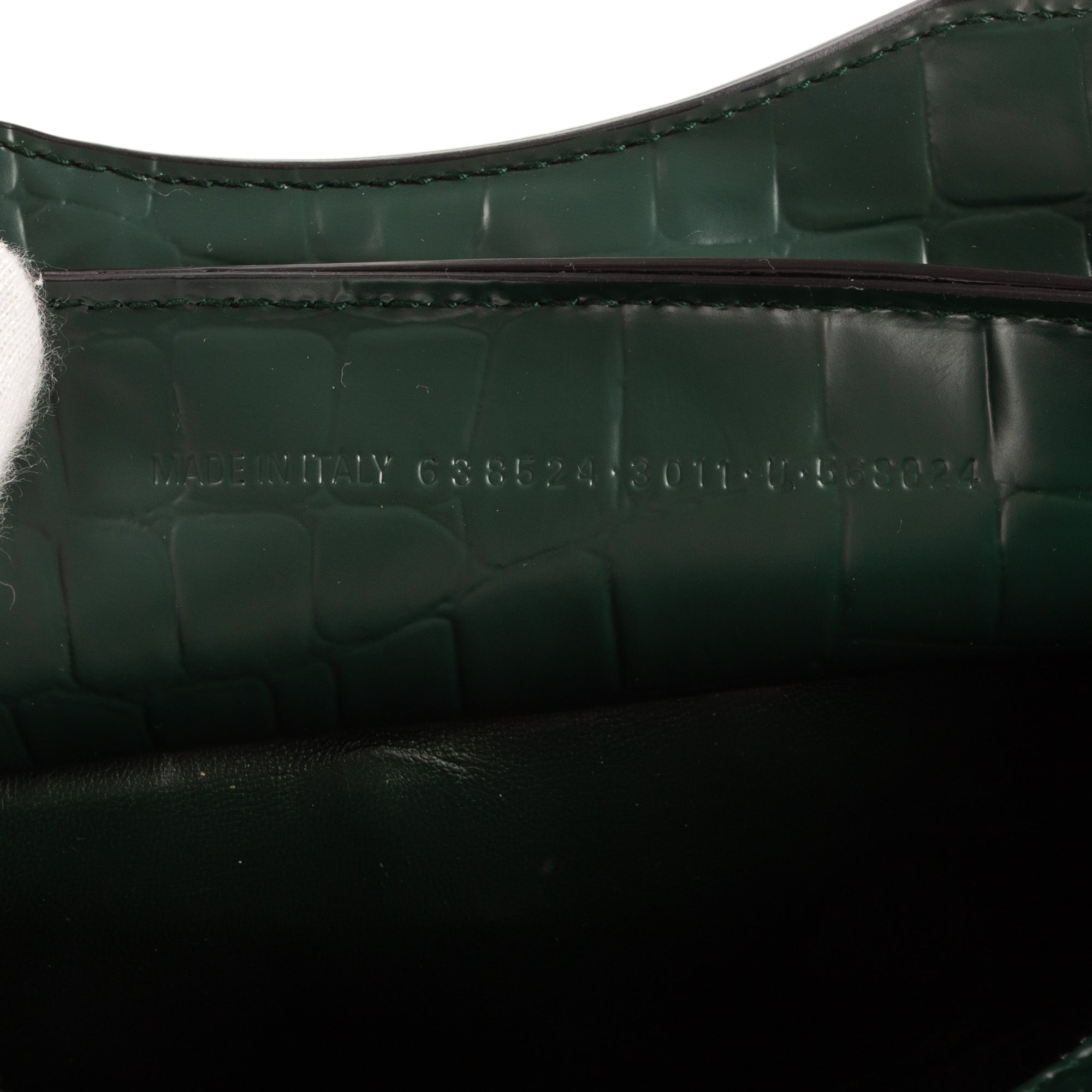 Bolso Neo Classic City de piel de becerro verde con relieve de cocodrilo