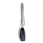 Bolso de hombro Timeless Wallet on Chain de cuero acolchado caviar color azul marino