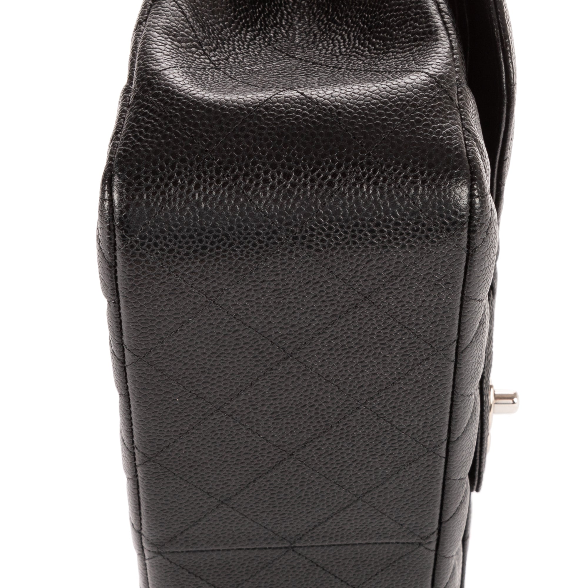 Shoulder Bag Classic Jumbo Double Flap 30 Black Caviar Quilted Leather