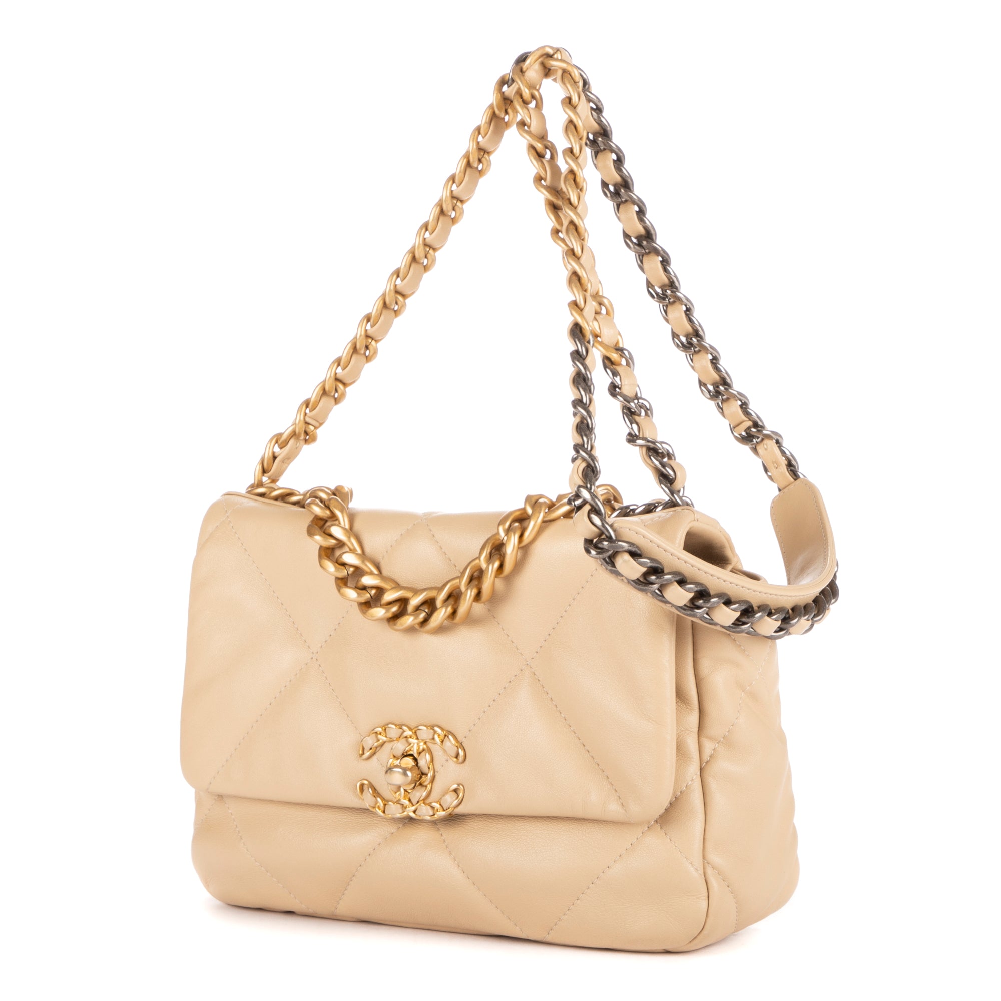 Sac bandoulière 19 à rabat en cuir de veau matelassé beige