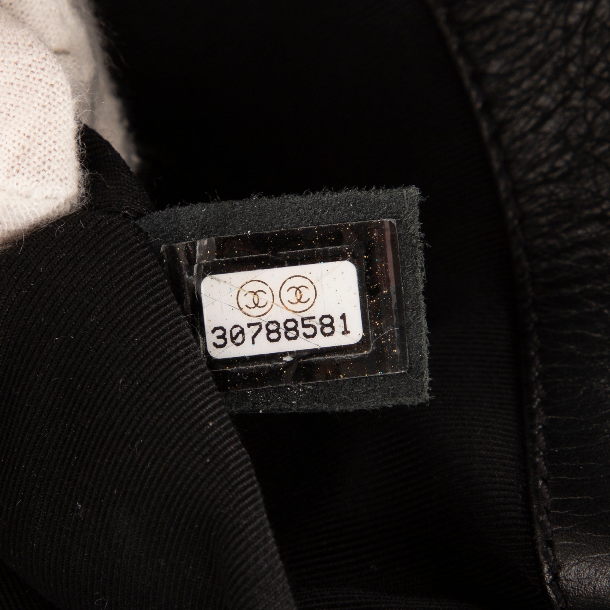 Sac bandoulière à rabat chaîne veau noir