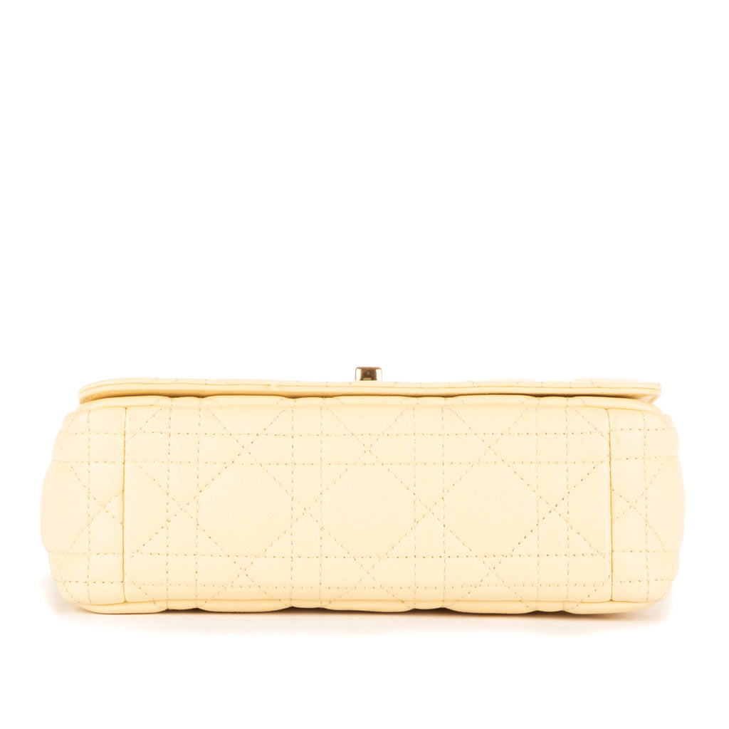 Bolso de hombro Caro Crossbody pequeño de cuero Cannage vainilla