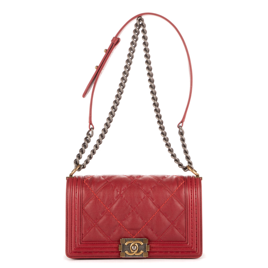 Bolso de Hombro Boy Mediano Rojo Piel de Cordero Acolchada con Costuras vistas