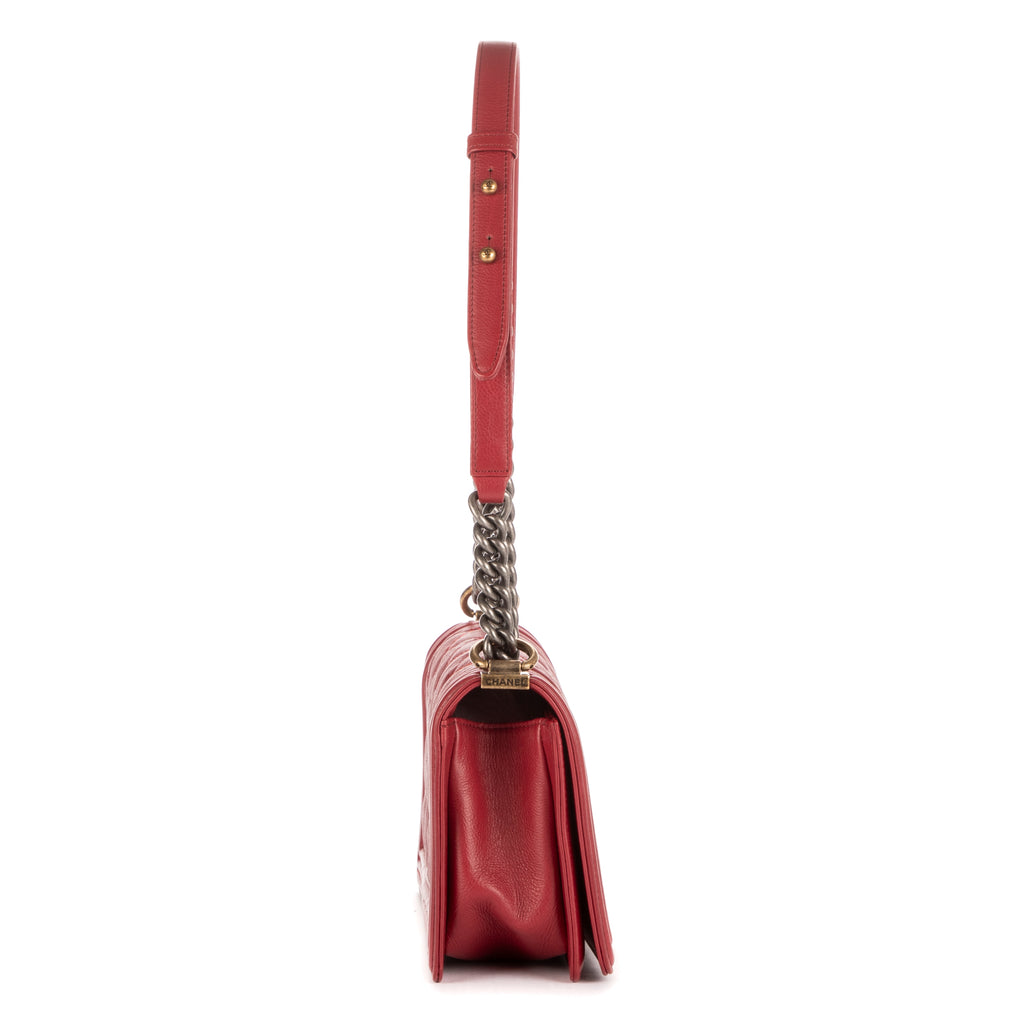 Bolso de Hombro Boy Mediano Rojo Piel de Cordero Acolchada con Costuras vistas