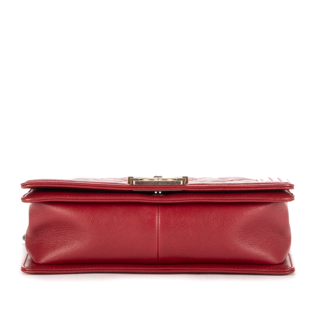 Bolso de Hombro Boy Mediano Rojo Piel de Cordero Acolchada con Costuras vistas