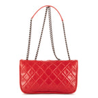 Bolso de hombro con cadena solapa única de piel de becerro roja brillante