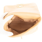 Bolso de Hombro Classic 19 con Solapa Pequeño Piel de Cordero Acolchada Color Crema