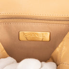 Bolso de Hombro Classic 19 con Solapa Pequeño Piel de Cordero Acolchada Color Crema