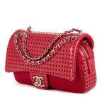Bandolera Easy Flap Jumbo de cuero liso perforado rojo con tela roja