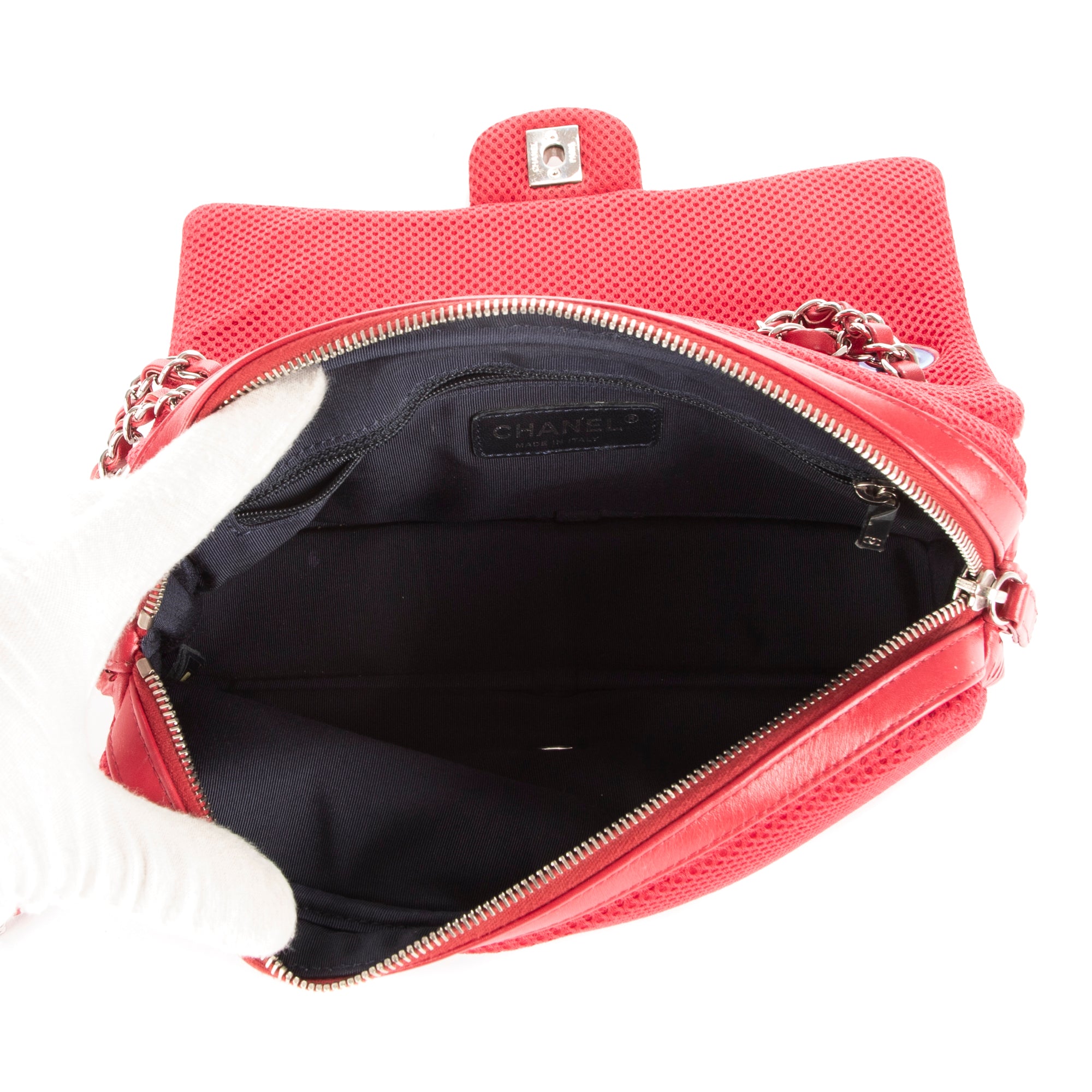 Bandolera Easy Flap Jumbo de cuero liso perforado rojo con tela roja