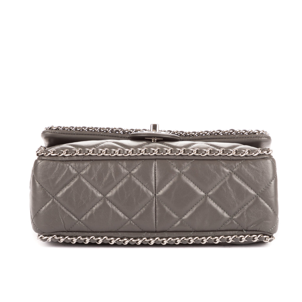 Sac bandoulière Chain-Around petit simple rabat cuir d'agneau matelassé gris