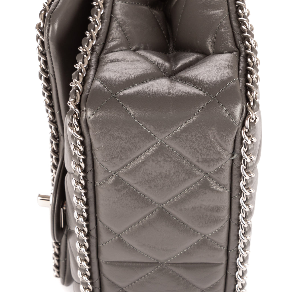 Sac bandoulière Chain-Around petit simple rabat cuir d'agneau matelassé gris