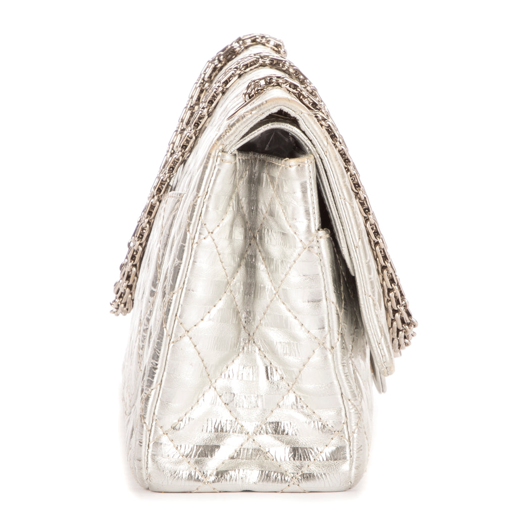 Sac à bandoulière 2.55 Rayures Taille moyenne 226 Double rabat Cuir de veau vieilli Argent métallisé