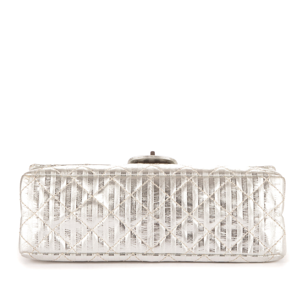 Sac à bandoulière 2.55 Rayures Taille moyenne 226 Double rabat Cuir de veau vieilli Argent métallisé