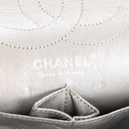 Sac à bandoulière 2.55 Rayures Taille moyenne 226 Double rabat Cuir de veau vieilli Argent métallisé