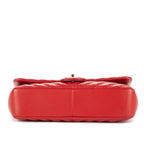 Sac à bandoulière double surpiqûre simple rabat rouge chevron double surpiqûre cuir matelassé