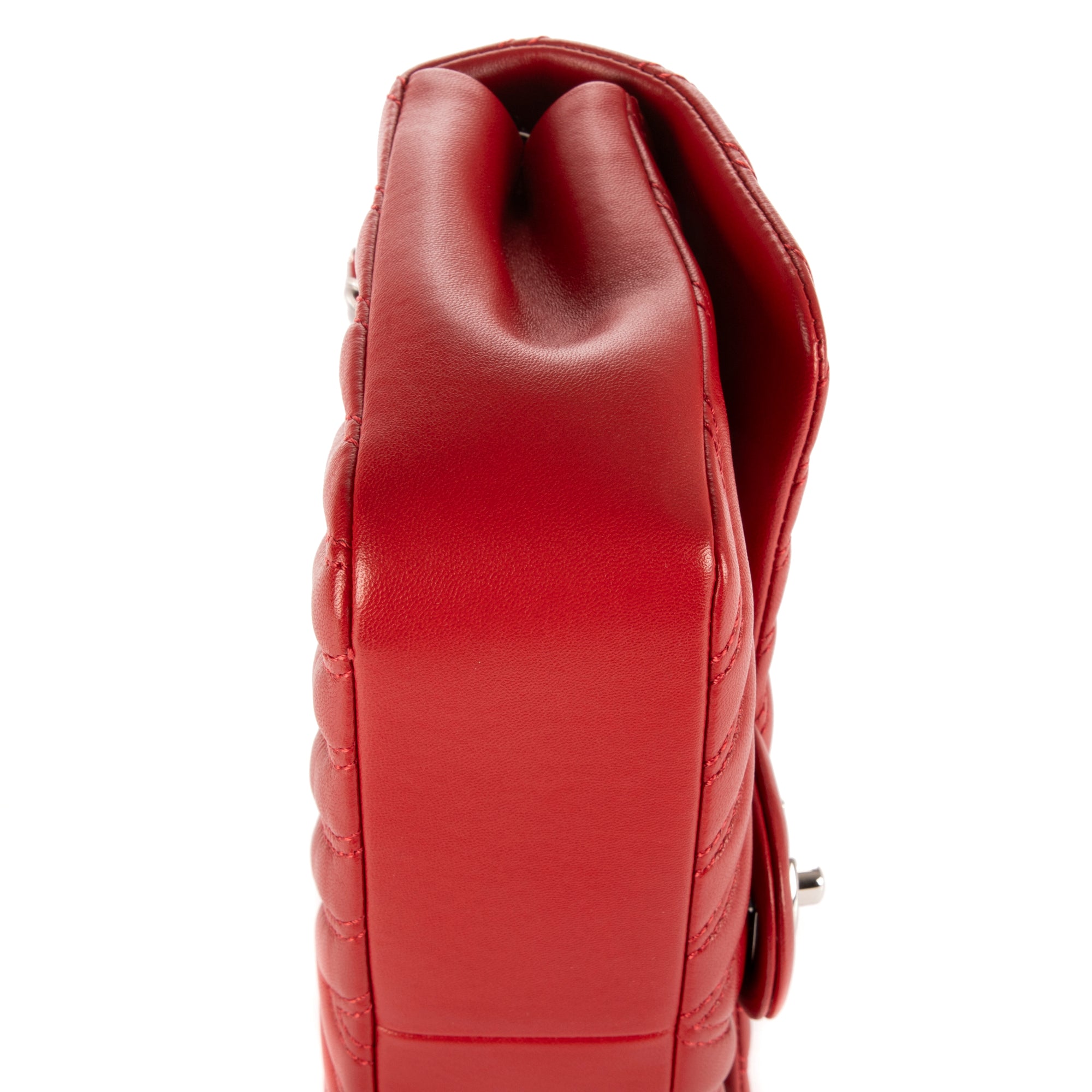 Sac à bandoulière double surpiqûre simple rabat rouge chevron double surpiqûre cuir matelassé