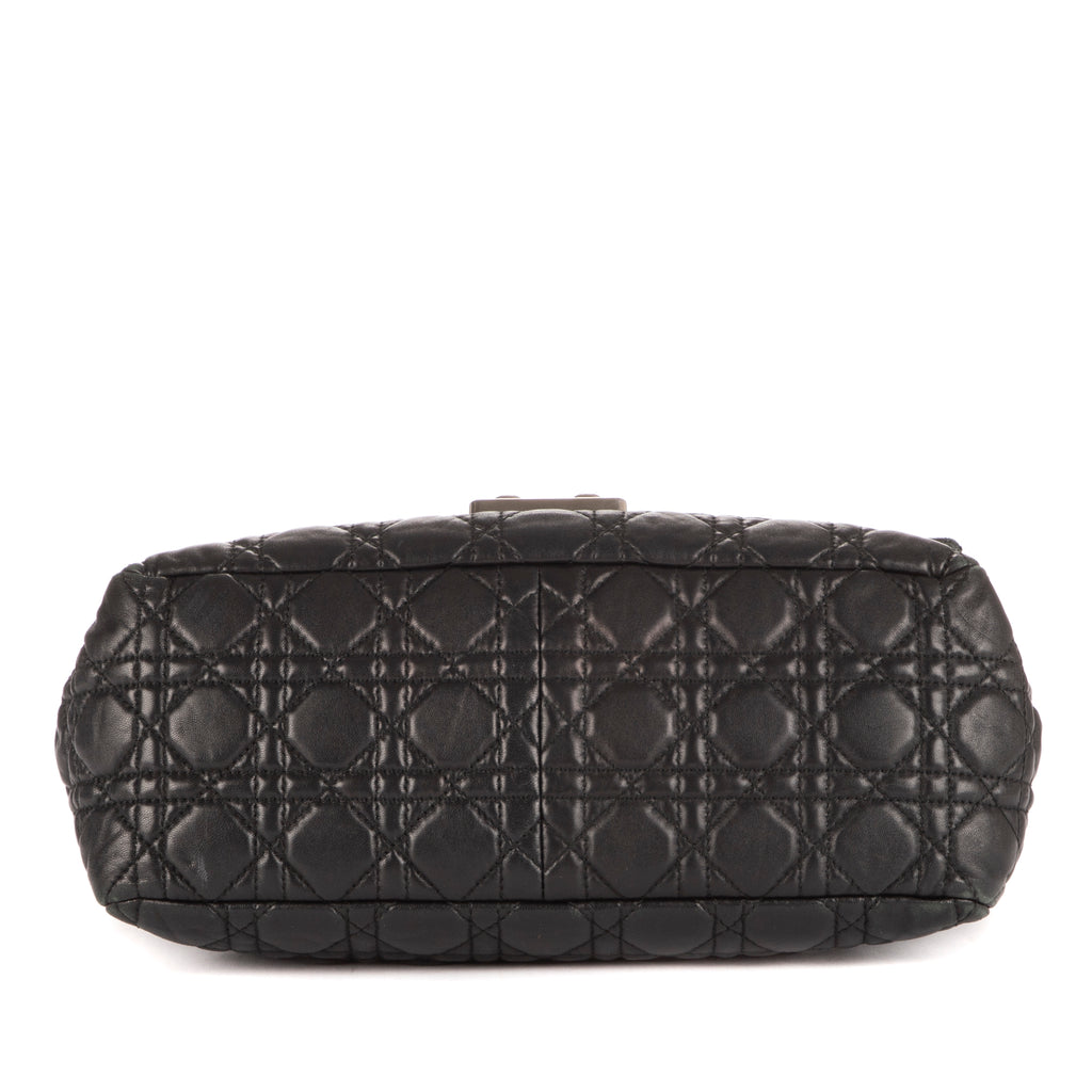 Sac à bandoulière New Look Sac à main cuir cannage noir