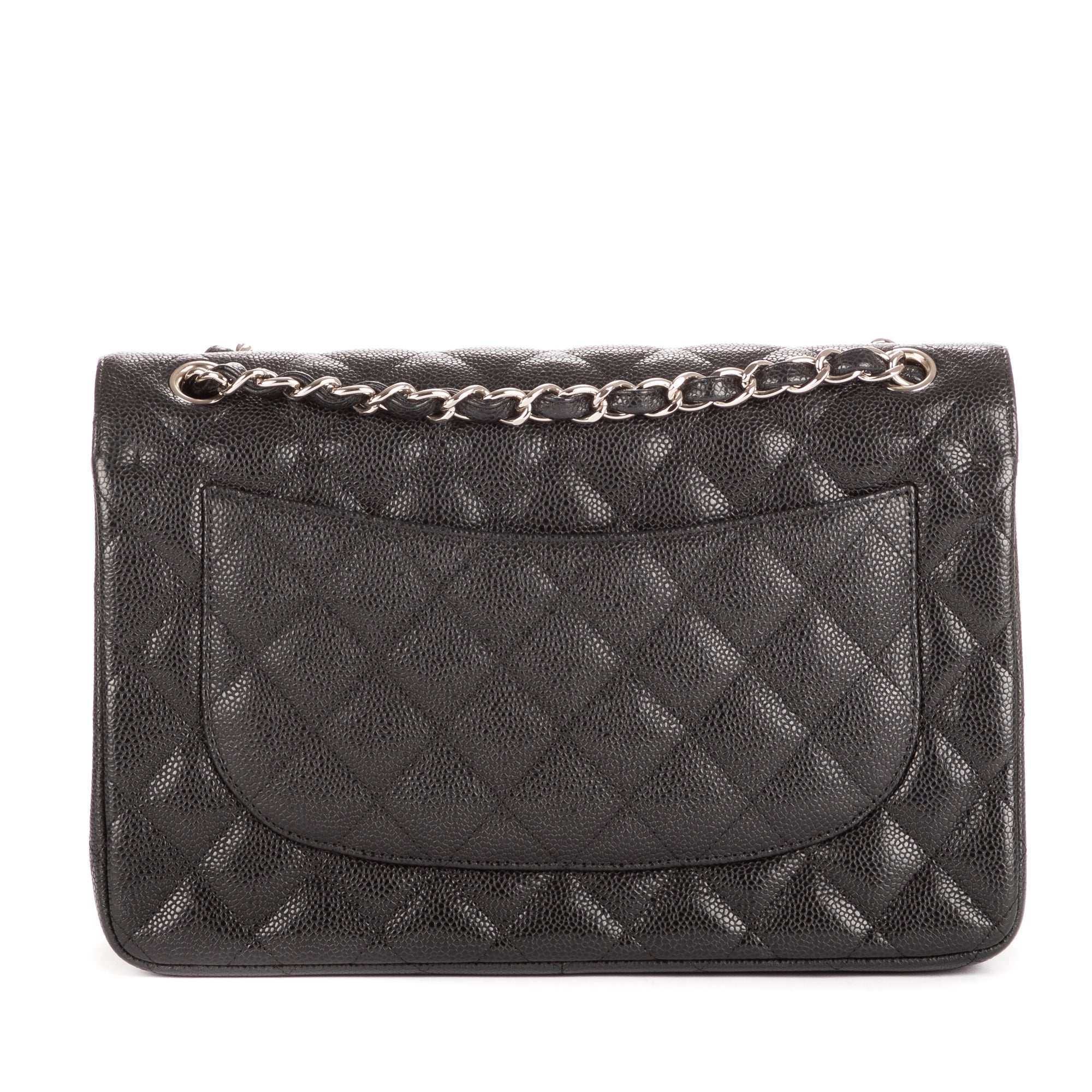 Bolso de hombro clásico con doble solapa, Jumbo, de piel acolchada de caviar negra