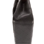 Bolso de hombro clásico con doble solapa, Jumbo, de piel acolchada de caviar negra