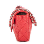 Bolso de Hombro East-West Solapa Única Piel Acolchada Caviar Roja