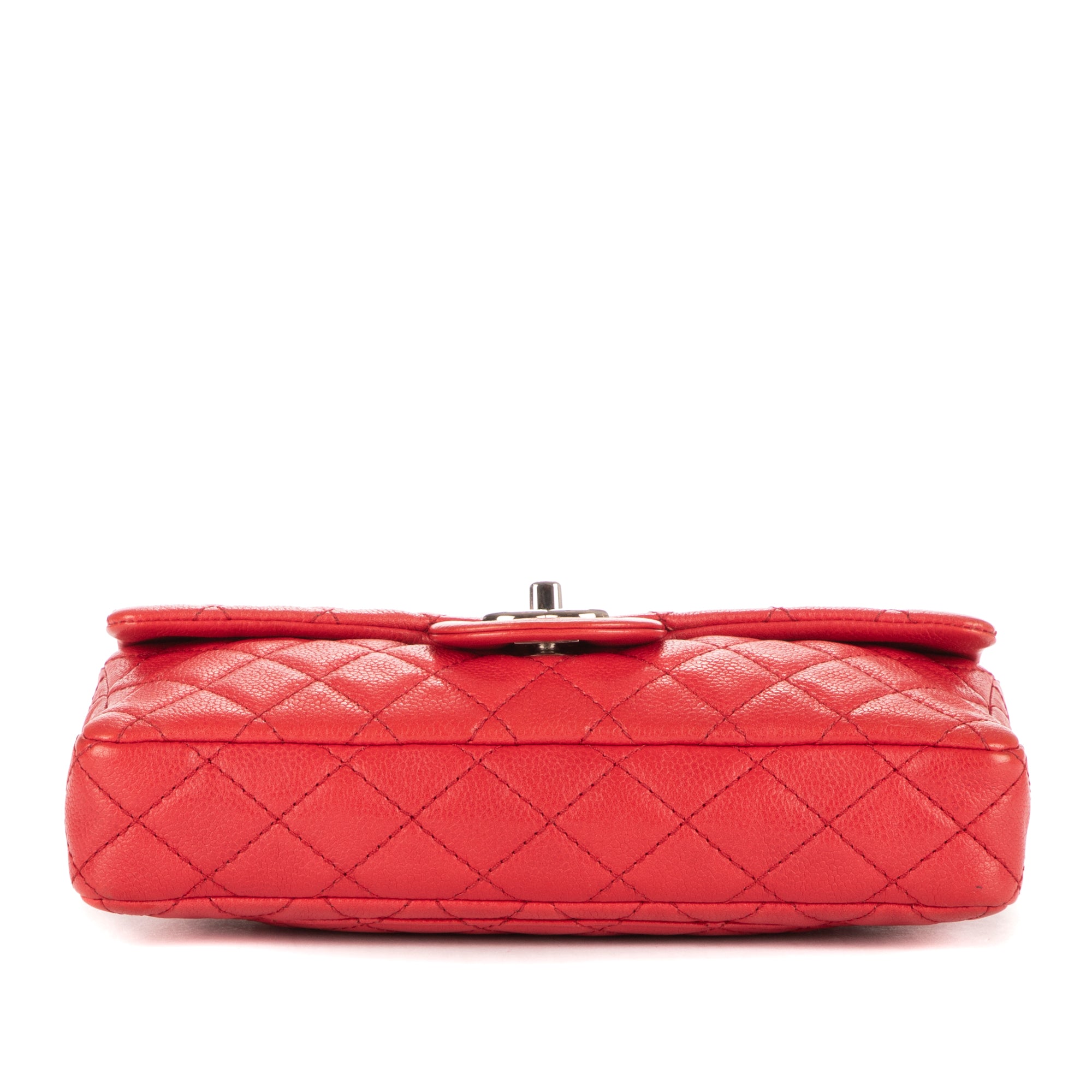 Bolso de Hombro East-West Solapa Única Piel Acolchada Caviar Roja