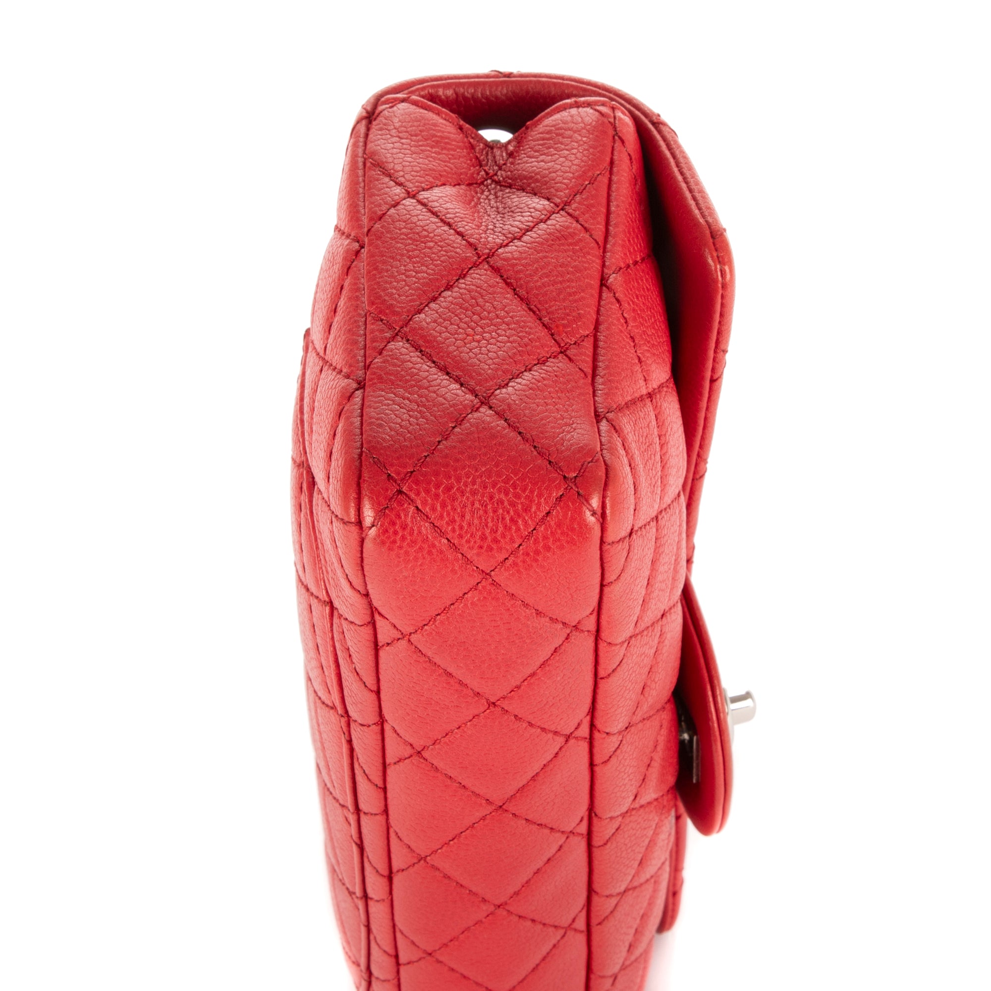 Bolso de Hombro East-West Solapa Única Piel Acolchada Caviar Roja