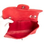 Bolso de Hombro East-West Solapa Única Piel Acolchada Caviar Roja