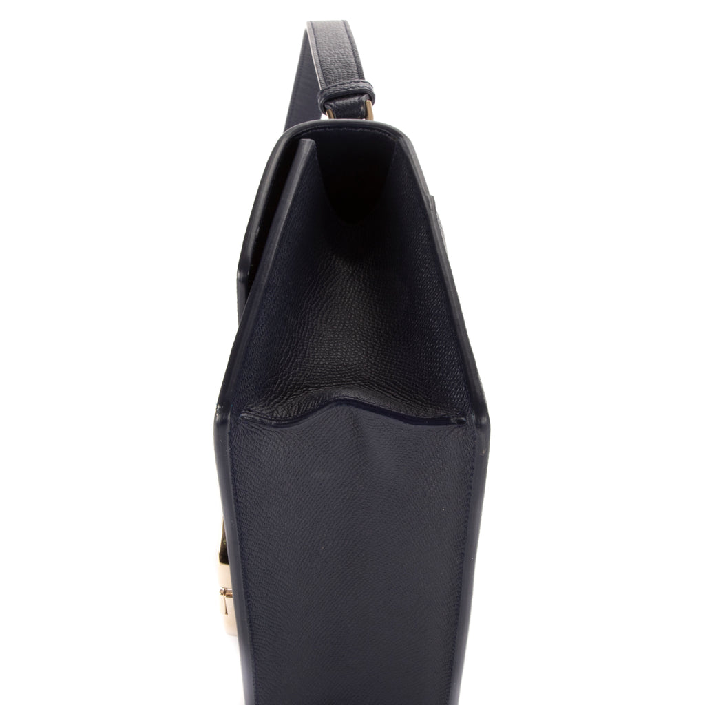 Bolso de hombro Montaigne 30 de cuero granulado azul marino