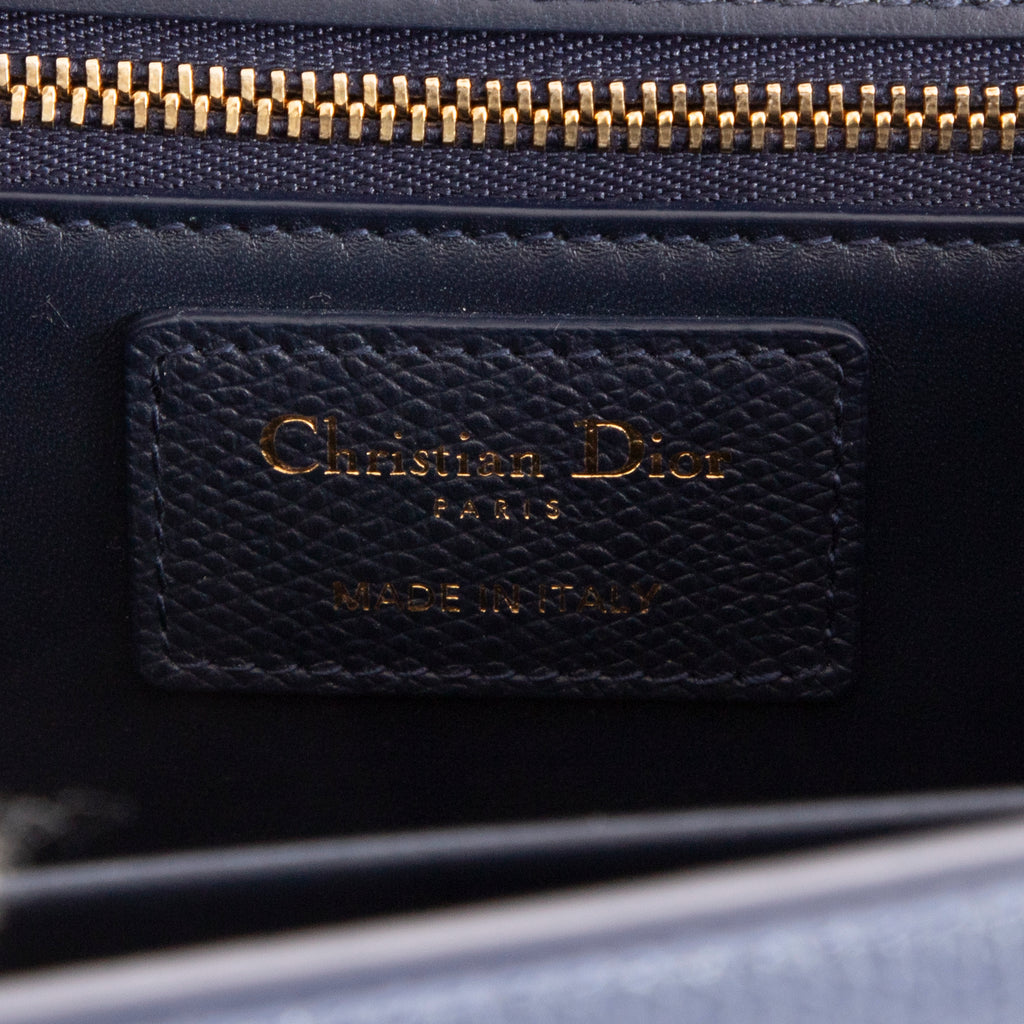 Bolso de hombro Montaigne 30 de cuero granulado azul marino