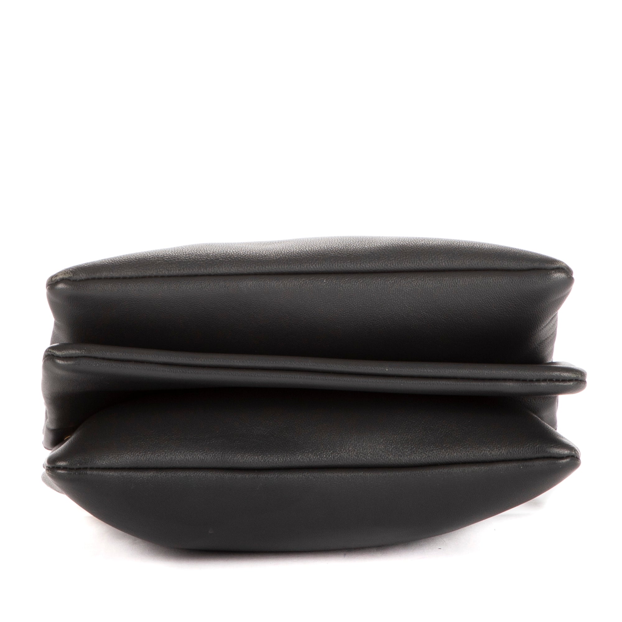 Bolso de hombro Trio pequeño de piel de becerro gris oscuro