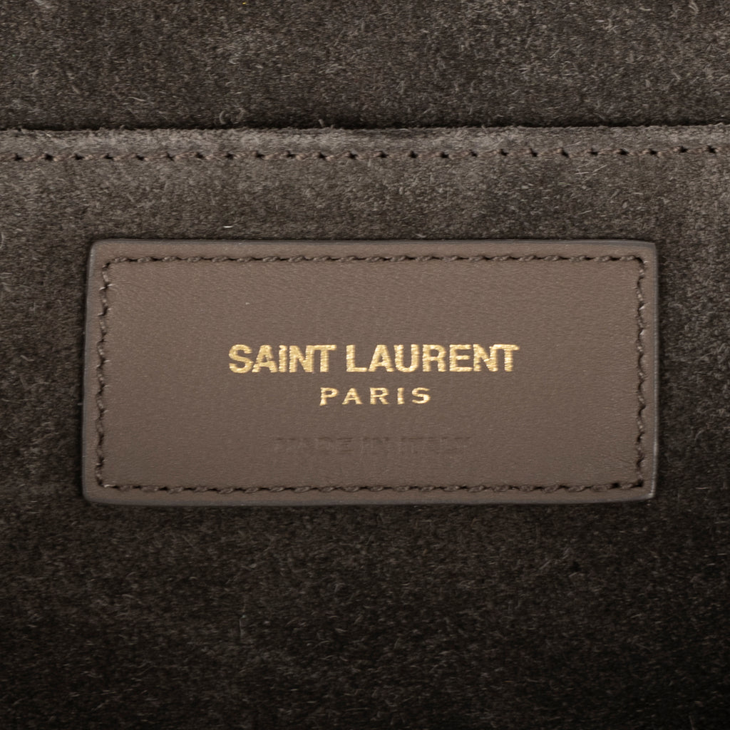 Pochette Classic Y Line en cuir de veau taupe