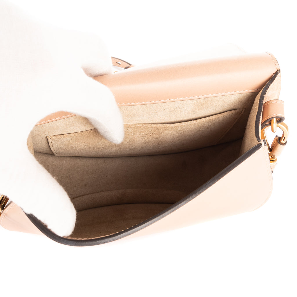 Bolso de hombro Nile Top Handle Piel de becerro beige