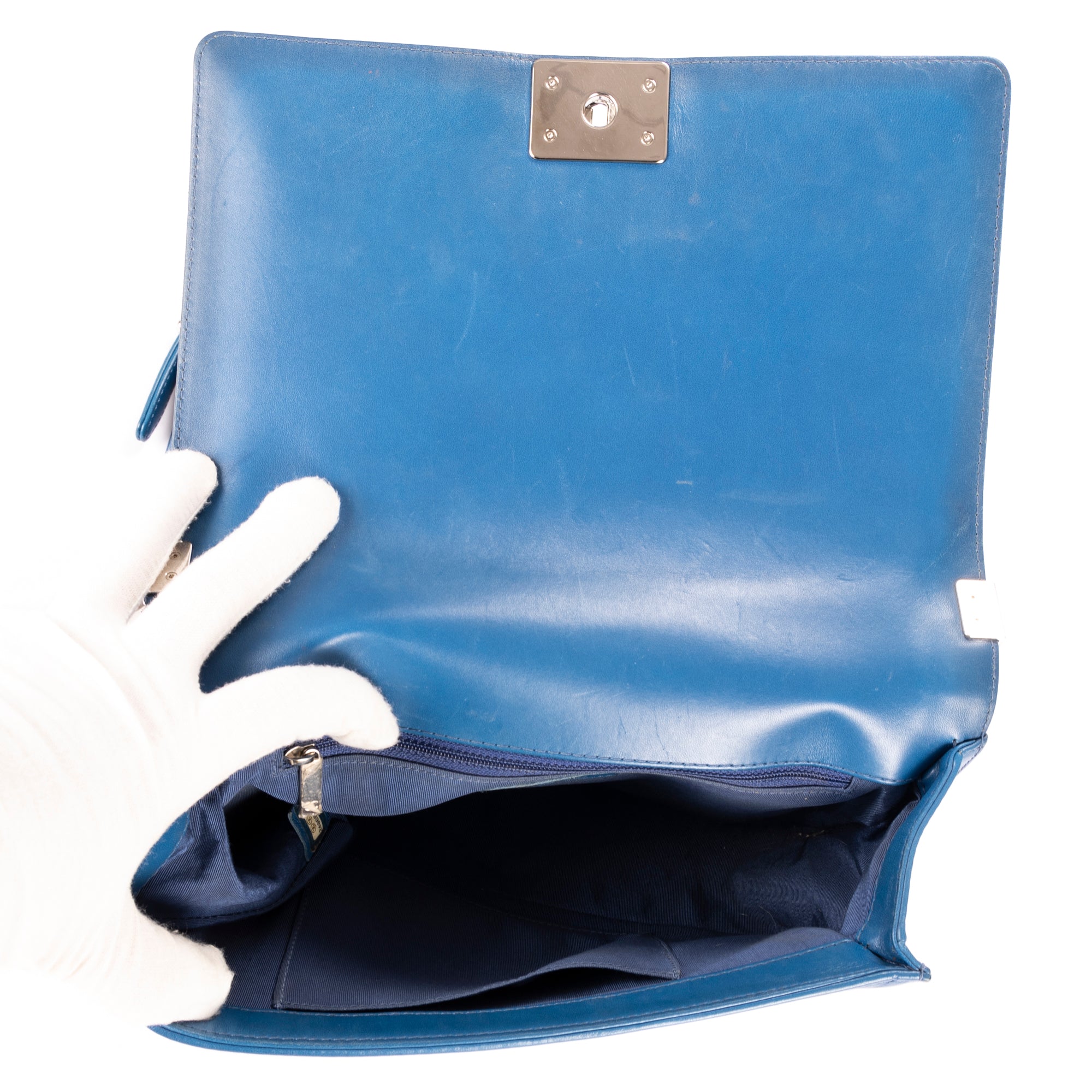 Shoulder Bag Medium Boy Blue Calfskin Quilted Leather with Rubber frame