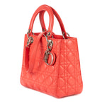 Bandolera mediana Lady-D de piel Cannage rosa salmón