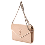 Sac porté épaule Cassandre Enveloppe Chain Wallet Cuir grain de poudre clouté Taupe