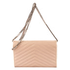 Sac porté épaule Cassandre Enveloppe Chain Wallet Cuir grain de poudre clouté Taupe