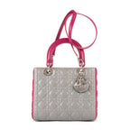 Bolso de hombro mediano Lady Dior con cremallera, piel cannage gris mediano