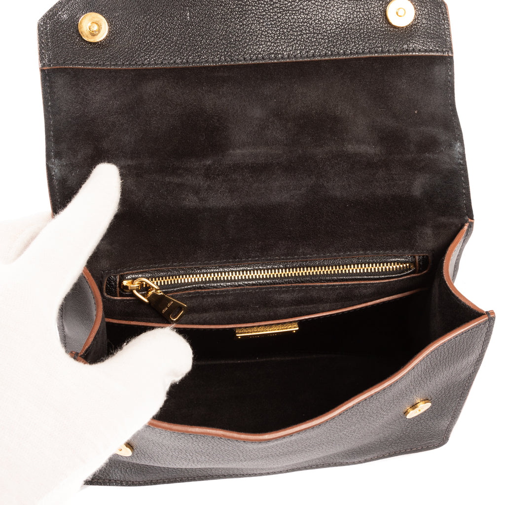 Bolso de hombro Madras Lady Buckle Flap de cuero negro adornado con cristales