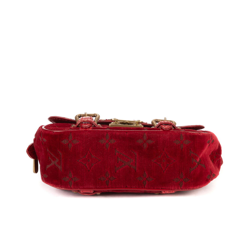Bandolera Ed. Ltda. Monogram Velours Irvine de terciopelo rojo con patrón de cocodrilo