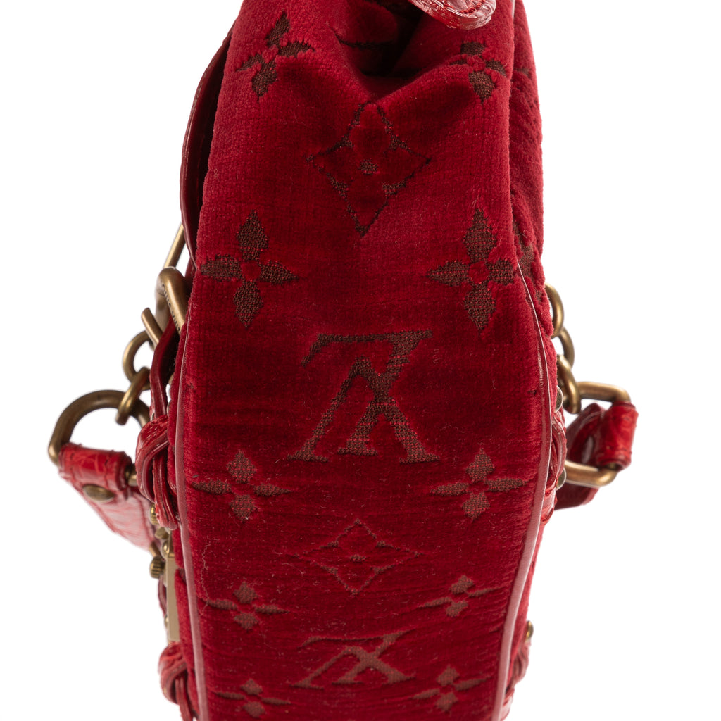 Bandolera Ed. Ltda. Monogram Velours Irvine de terciopelo rojo con patrón de cocodrilo