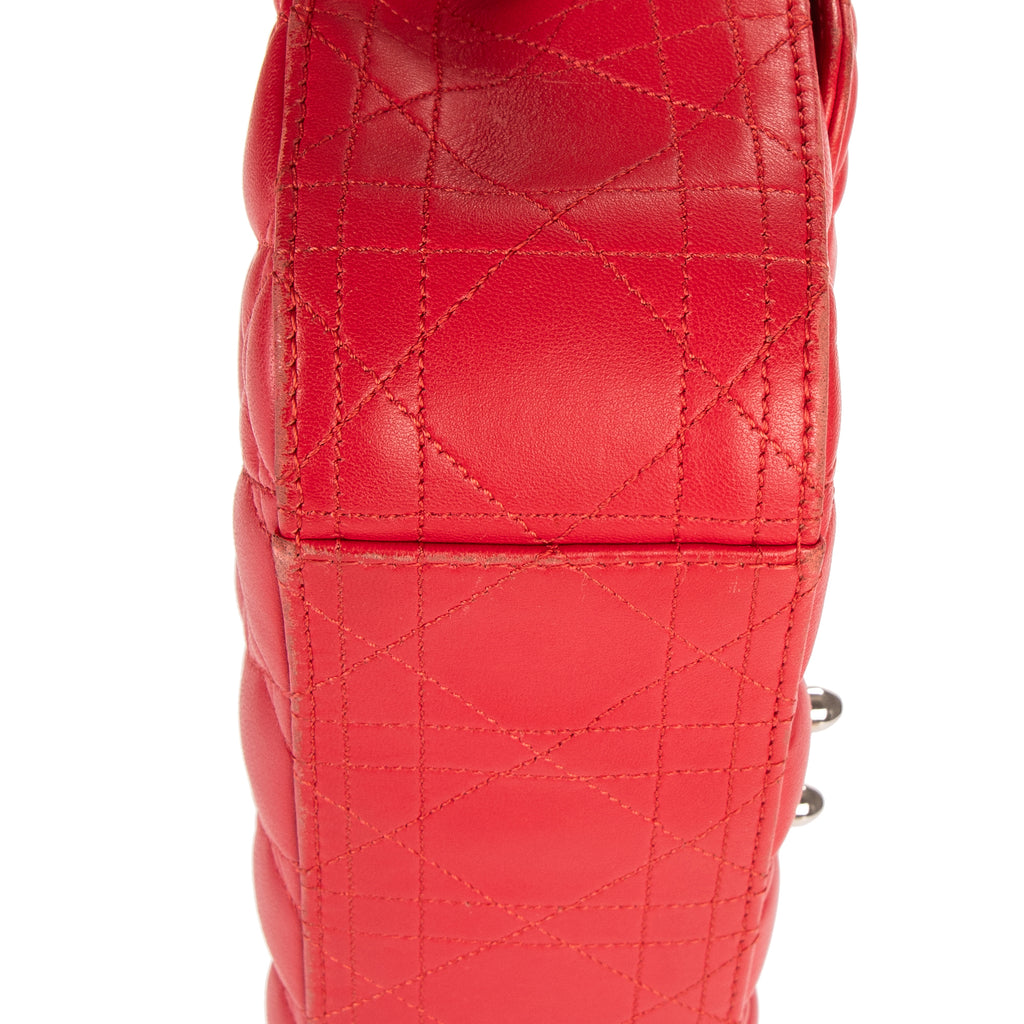 Bolso al hombro Miss Dior mediano de piel Cannage roja