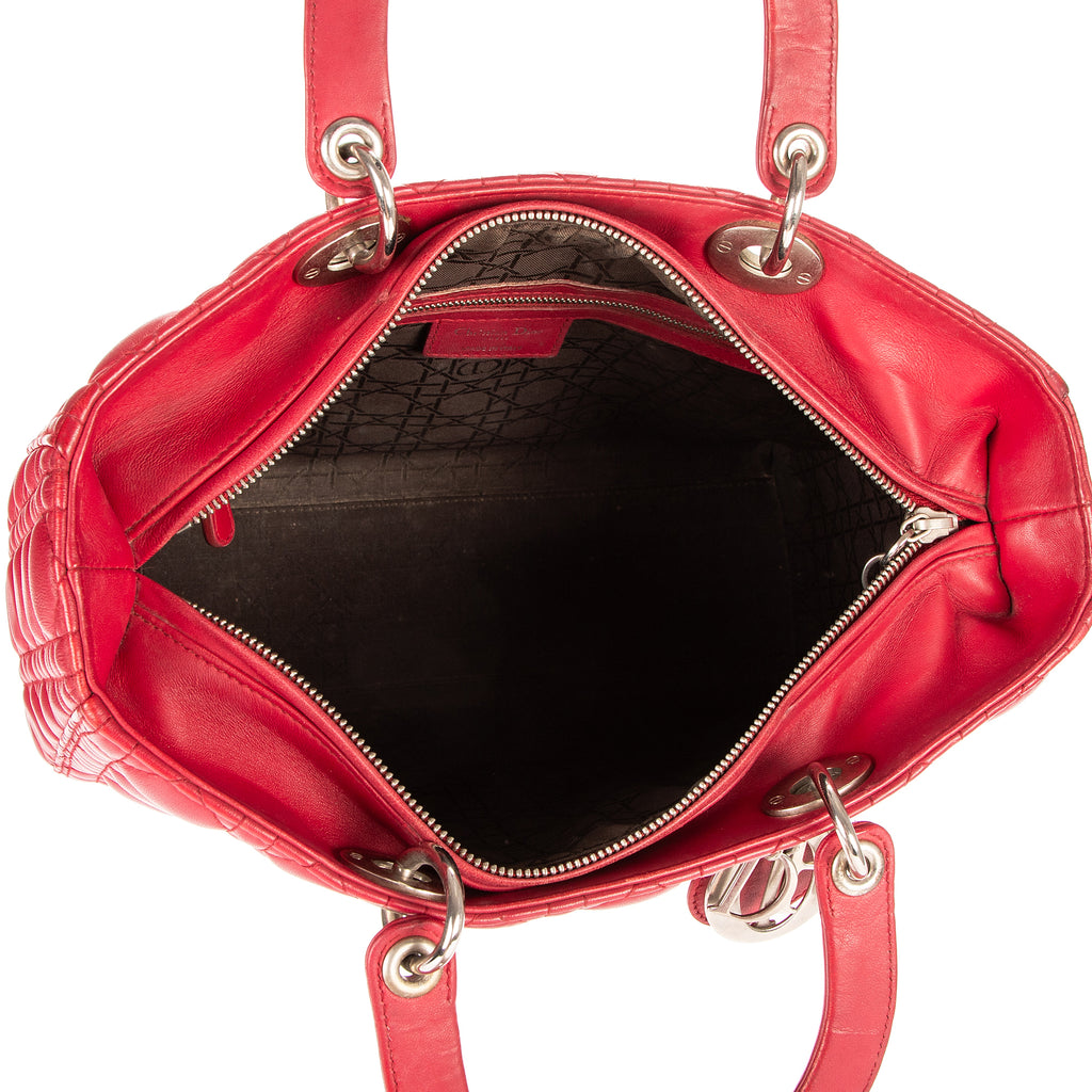 Bolso de mano Lady Dior grande de cuero Cannage rojo