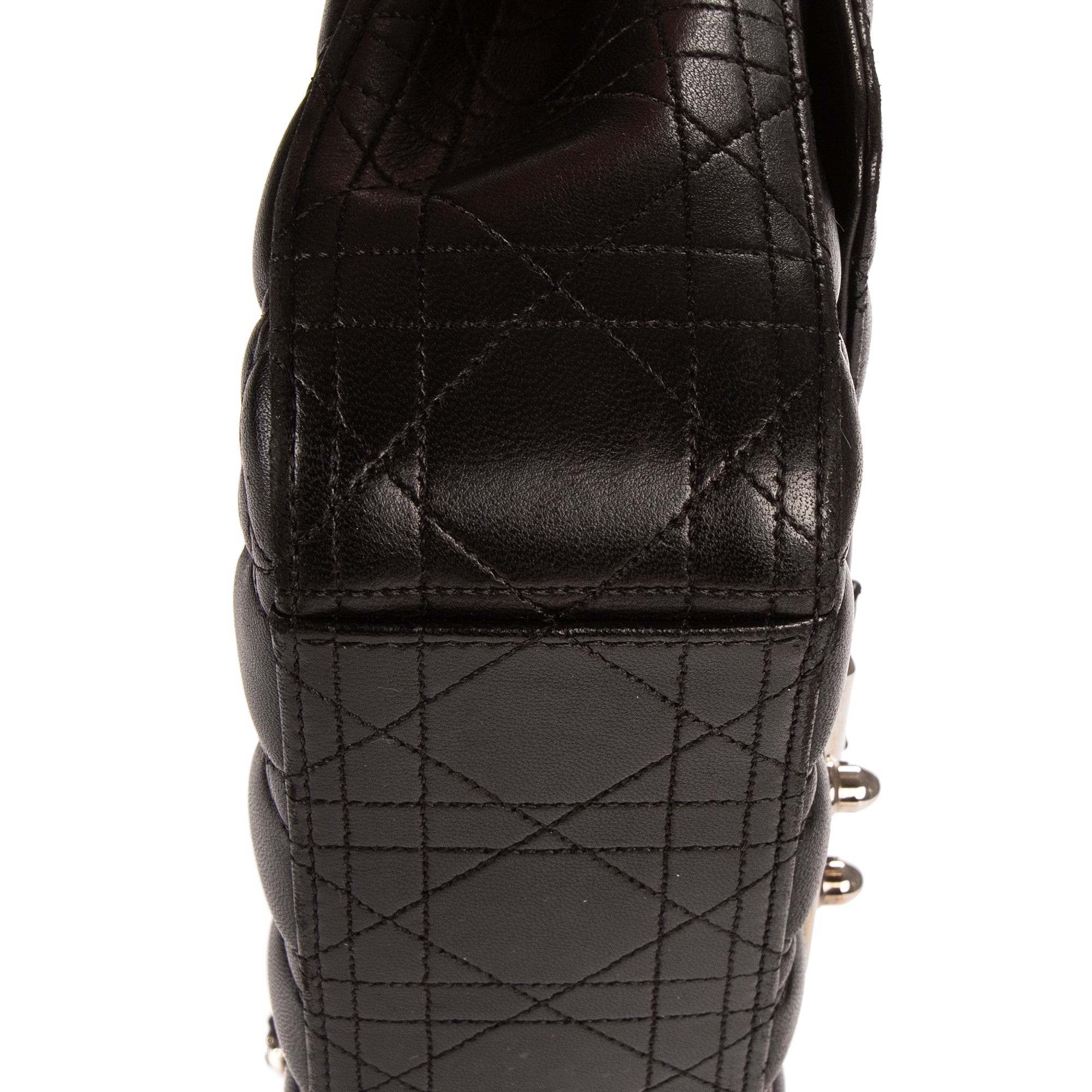 Bolso al hombro Miss Dior mediano de piel Cannage negra