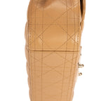 Bolso de hombro Miss Dior mediano de piel Cannage beige