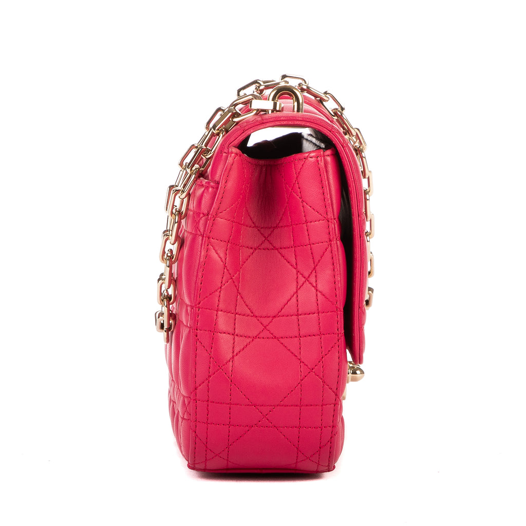 Bolso de hombro Miss Dior mediano de piel Cannage fucsia