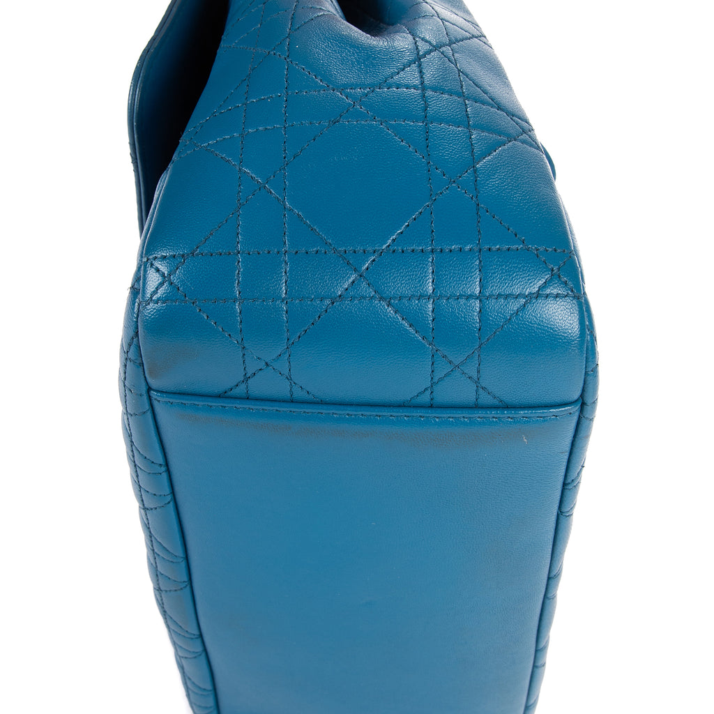 Sac bandoulière Miss Dior en cuir Cannage bleu