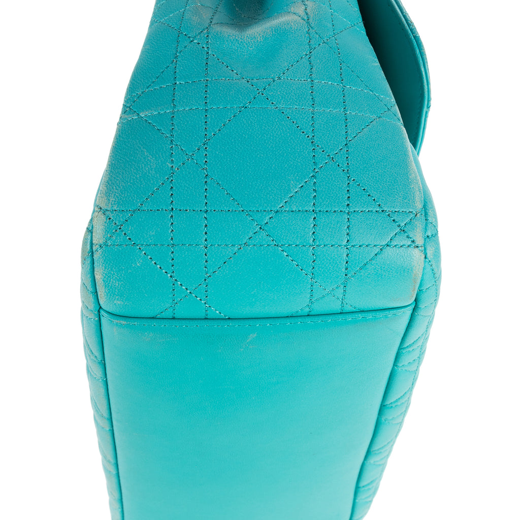 Bolso al hombro Miss Dior Promenade mediano de piel cannage azul